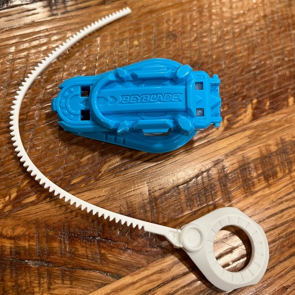 Hasbro Beyblade Light Blue Launcher, 2017 - Picture 1 of 6
